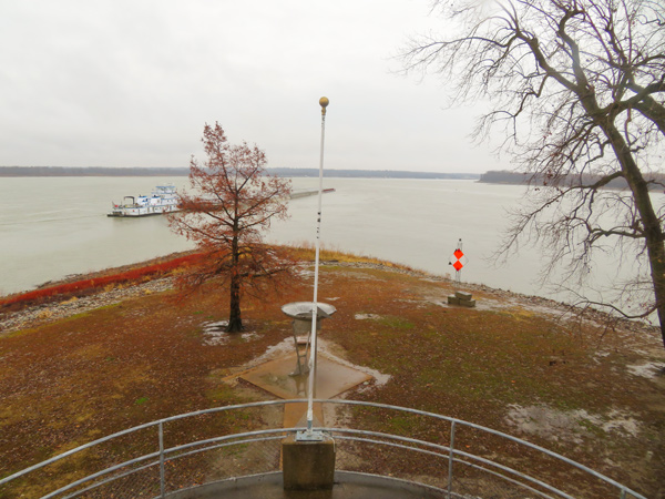 The large Mississippi and Ohio River meet at Fort Defiance