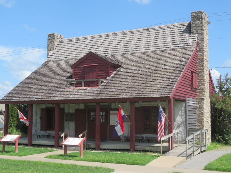 French-American style log house